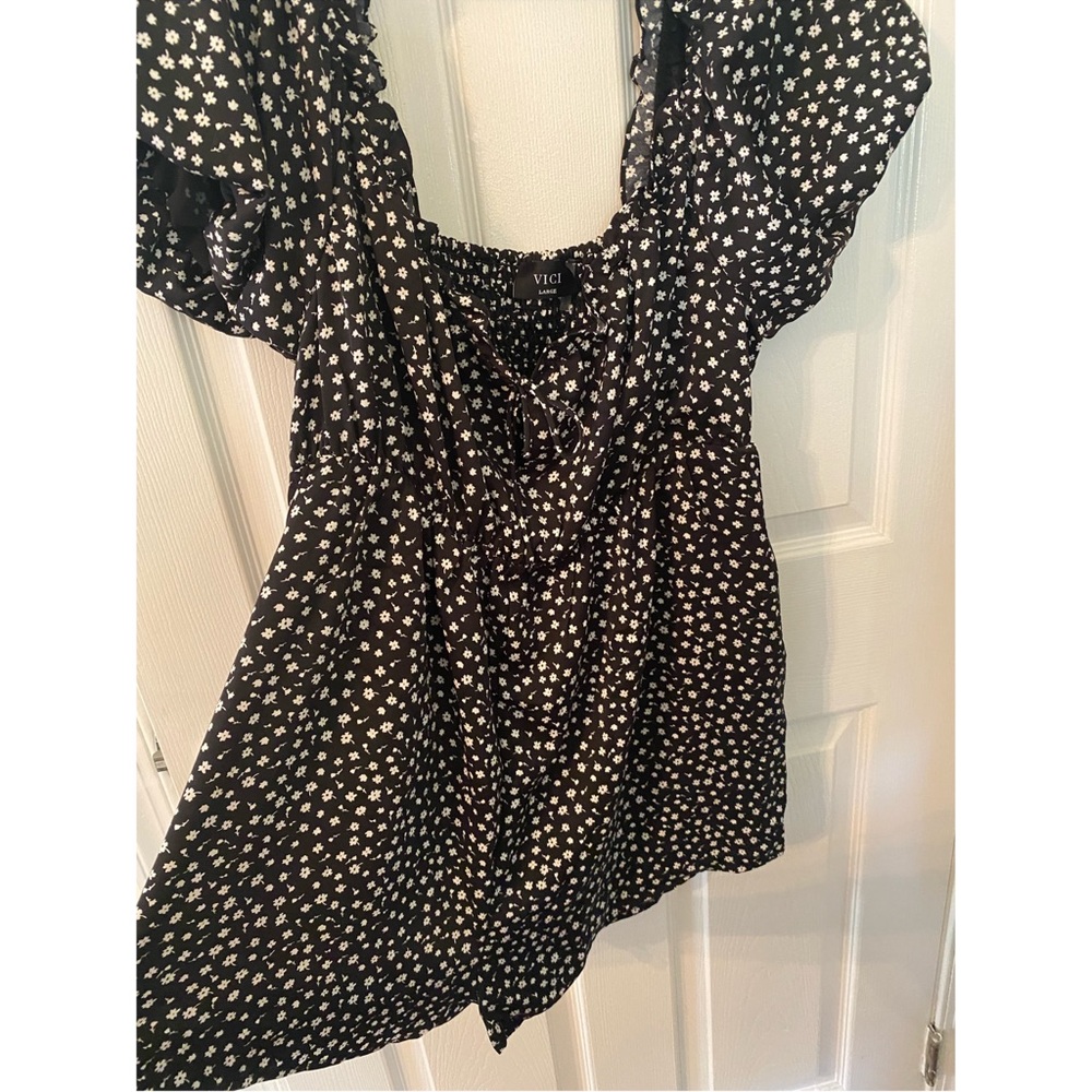 Cute floral printed romper